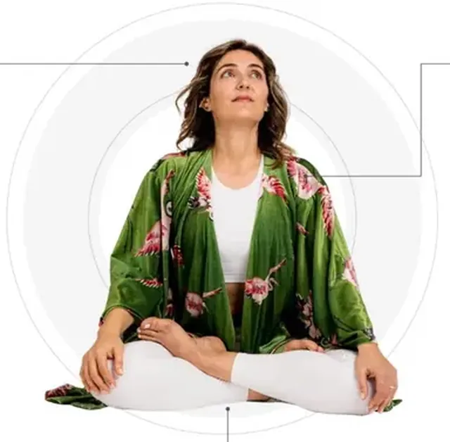 Susana Mota a meditar, numa prática de yoga para cultivar a calma e aliviar o stress